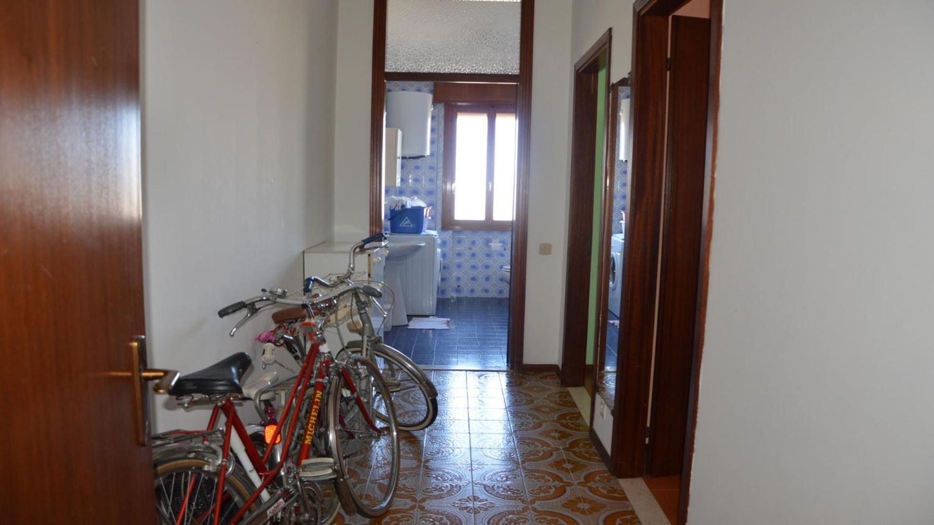 Comfortable 2 Bedroom Apartment - Beahost Rentals Caorle Bagian luar foto